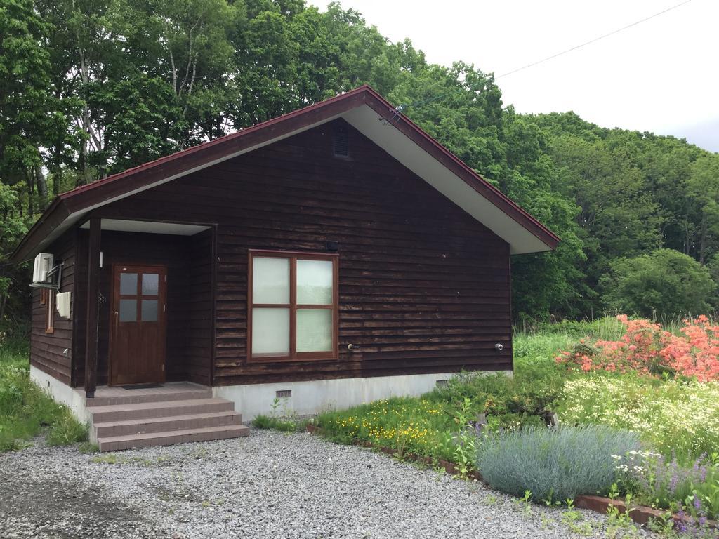 Natsumi No Sato Hotel Biei Exterior photo
